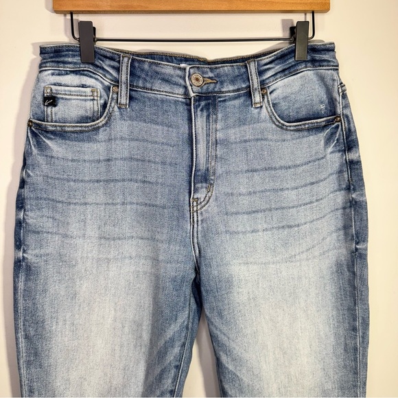 Kancan Clanton High Rise Mom Fit Jeans Size 29 - Picture 4 of 16